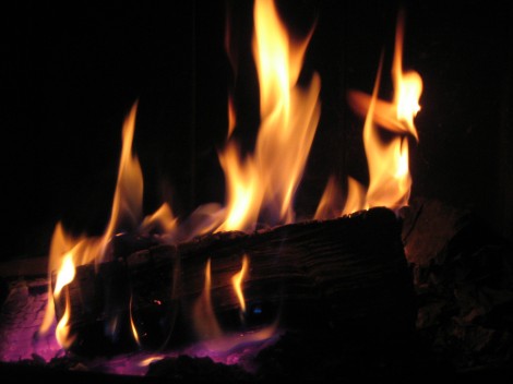 file00084610609fireplace roasting christmas 